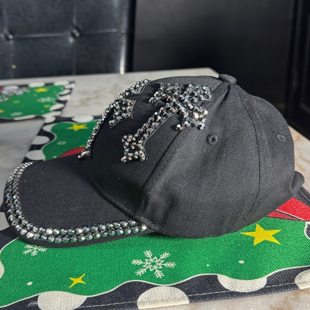 Womens studded black hat - Picture 2 of 7